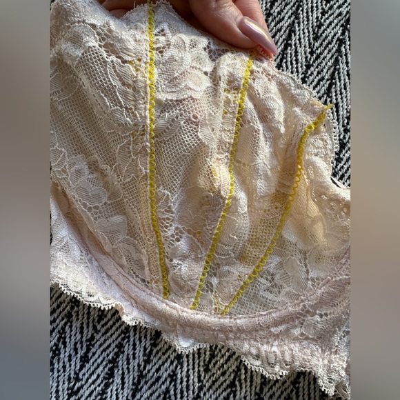 Adore Me Yellow and Peach Ribbed Lace Bra - Picture 5 of 5